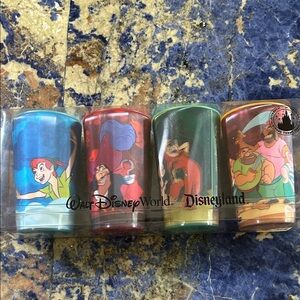 Disney Peter Pan Holographic Plastic Set